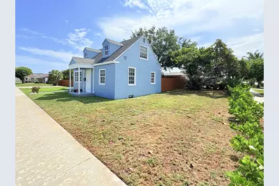 307 4th Street, Lake Park, FL 33403 - Photo 2