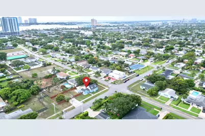 307 4th Street, Lake Park, FL 33403 - Photo 8