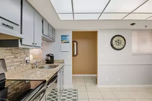 3154 Via Poinciana, Lake Worth, FL 33467 - Photo 8