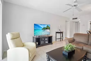715 Lori Dr, Palm Springs, FL 33461 - Photo 12