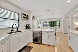 146 Weybridge Cir, Royal Palm Beach, FL 33411 - Photo 2