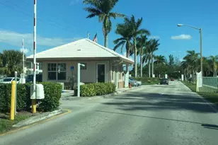 127 Berkshire F, West Palm Beach, FL 33417 - Photo 30