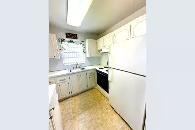 127 Berkshire F, West Palm Beach, FL 33417 - Photo 10