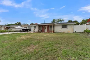 2745 Cambridge Rd, Lake Worth, FL 33462 - Photo 4
