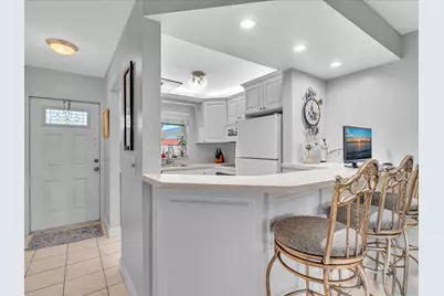 9855 Sandalfoot Boulevard, Unit #320, Boca Raton, FL 33428 - Photo 10