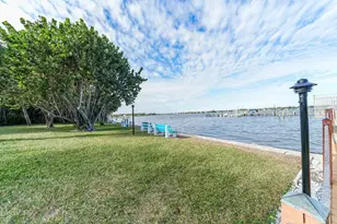 825 Center St, Jupiter, FL 33458 - Photo 2