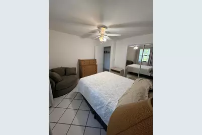 2507 Canterbury Drive N, West Palm Beach, FL 33407 - Photo 4