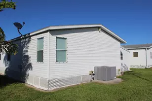 6731 Sinsonte Ct, Fort Pierce, FL 34951 - Photo 4