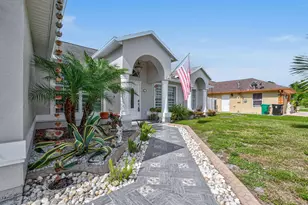 850 SW Tulip Blvd, Port Saint Lucie, FL 34953 - Photo 2