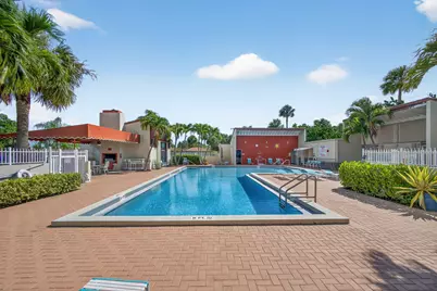 2532 Boundbrook Drive S, Unit #102, West Palm Beach, FL 33406 - Photo 4