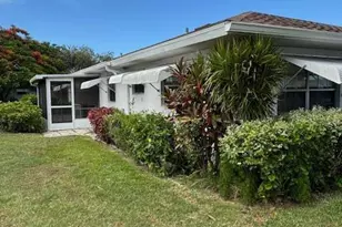 1023 Pheasant Run Dr, Fort Pierce, FL 34982 - Photo 2