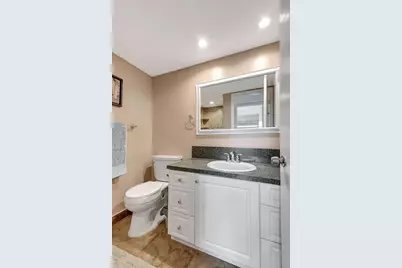 74 Normandy B, Delray Beach, FL 33484 - Photo 10
