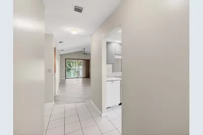 400 Club Circle, Unit #201, Boca Raton, FL 33487 - Photo 10