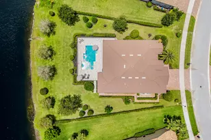 749 SW Sea Green St, Palm City, FL 34990 - Photo 10