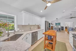 376 Live Oak Dr, Vero Beach, FL 32963 - Photo 10