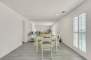 3824 SE Fairway E, Stuart, FL 34997 - Photo 10