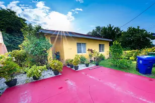 6940 NW 5th Pl, Miami, FL 33150 - Photo 6