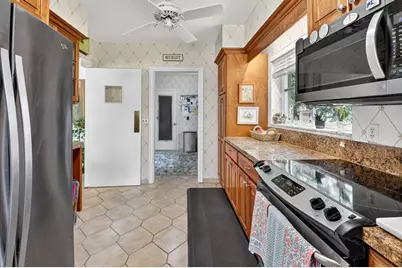 1095 Hibiscus Lane, Delray Beach, FL 33444 - Photo 22