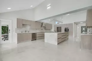 7351 Valencia Dr, Boca Raton, FL 33433 - Photo 12