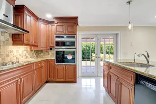 4610 Pine Tree Dr, Delray Beach, FL 33445 - Photo 12
