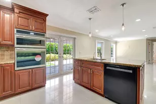 4610 Pine Tree Dr, Delray Beach, FL 33445 - Photo 14