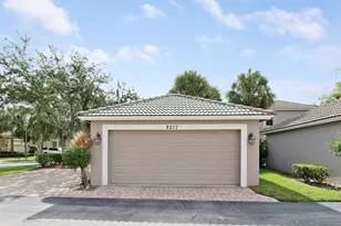 8217 Calterra Dr, Palm Beach Gardens, FL 33418 - Photo 6