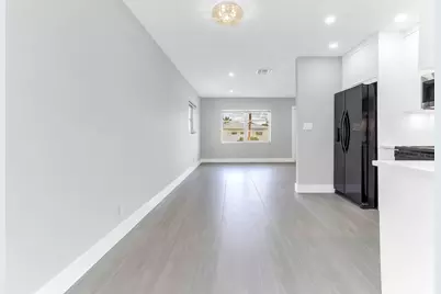 7609 NW 70 Avenue, Tamarac, FL 33321 - Photo 10