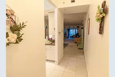 19 Harbour Isle Drive W, Unit #Ph04, Fort Pierce, FL 34949 - Photo 2