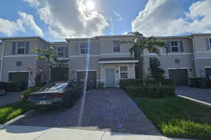 1677 SE 8th Ave, Homestead, FL 33034 - Photo 2