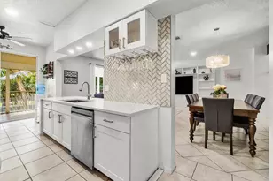 103 Half Moon Cir, Hypoluxo, FL 33462 - Photo 10