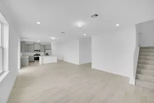 3028 Spanish Cedar PL, Fort Pierce, FL 34946 - Photo 8