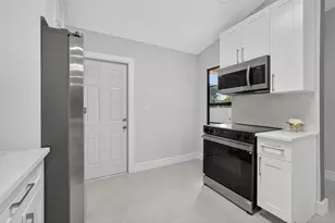 10924 Roebelini Palm Ct #A, Boynton Beach, FL 33437 - Photo 6