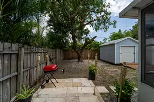 933 38th St, West Palm Beach, FL 33407 - Photo 24