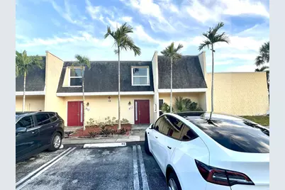512 SW 1st Street, Boynton Beach, FL 33435 - Photo 1