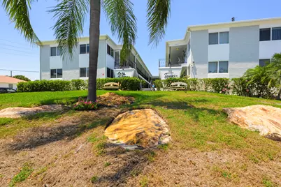 302 Lake Osborne Drive, Unit #4, Lake Worth Beach, FL 33461 - Photo 2