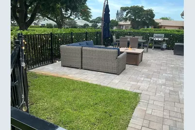 18 Holly Drive, Boynton Beach, FL 33436 - Photo 12