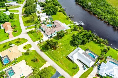 733 SE Hidden River Drive, Port Saint Lucie, FL 34983 - Photo 4