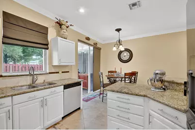 7553 Savannah Lane, Lake Worth, FL 33463 - Photo 4