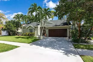 1112 Wild Cherry Ln, Wellington, FL 33414 - Photo 2