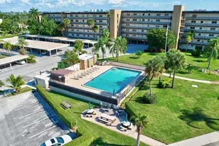 555 NW 4th Ave, Boca Raton, FL 33432 - Photo 36