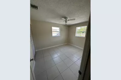 422 Caroline Avenue, Unit #424, West Palm Beach, FL 33413 - Photo 6
