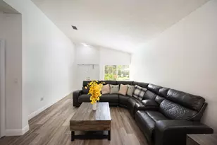 370 SW 203rd Ave, Pembroke Pines, FL 33029 - Photo 6