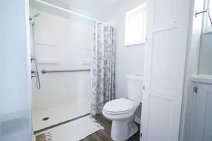 1351 Oaklawn Ct, Fort Myers, FL 33919 - Photo 6