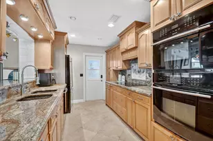 133 Greenbrier Dr, Palm Springs, FL 33461 - Photo 20