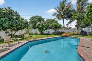 133 Greenbrier Dr, Palm Springs, FL 33461 - Photo 36