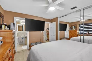 133 Greenbrier Dr, Palm Springs, FL 33461 - Photo 16