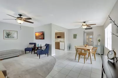 479 Burgundy J, Delray Beach, FL 33484 - Photo 4