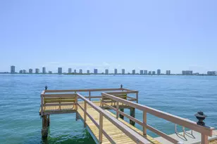 101 Doolen Ct, North Palm Beach, FL 33408 - Photo 1