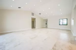7033 San Sebastian Cir, Boca Raton, FL 33433 - Photo 10