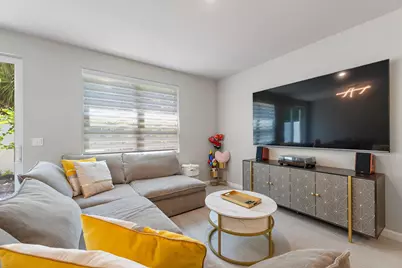 5611 Enclave Drive, Mangonia Park, FL 33407 - Photo 10